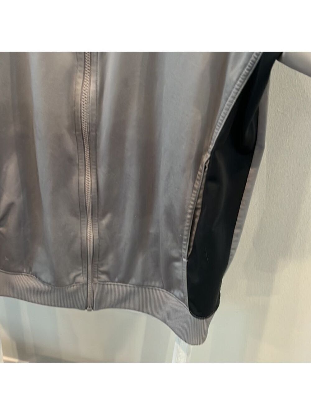 REEBOK grey and black full zip warm up jacket large - Picture 4 of 8